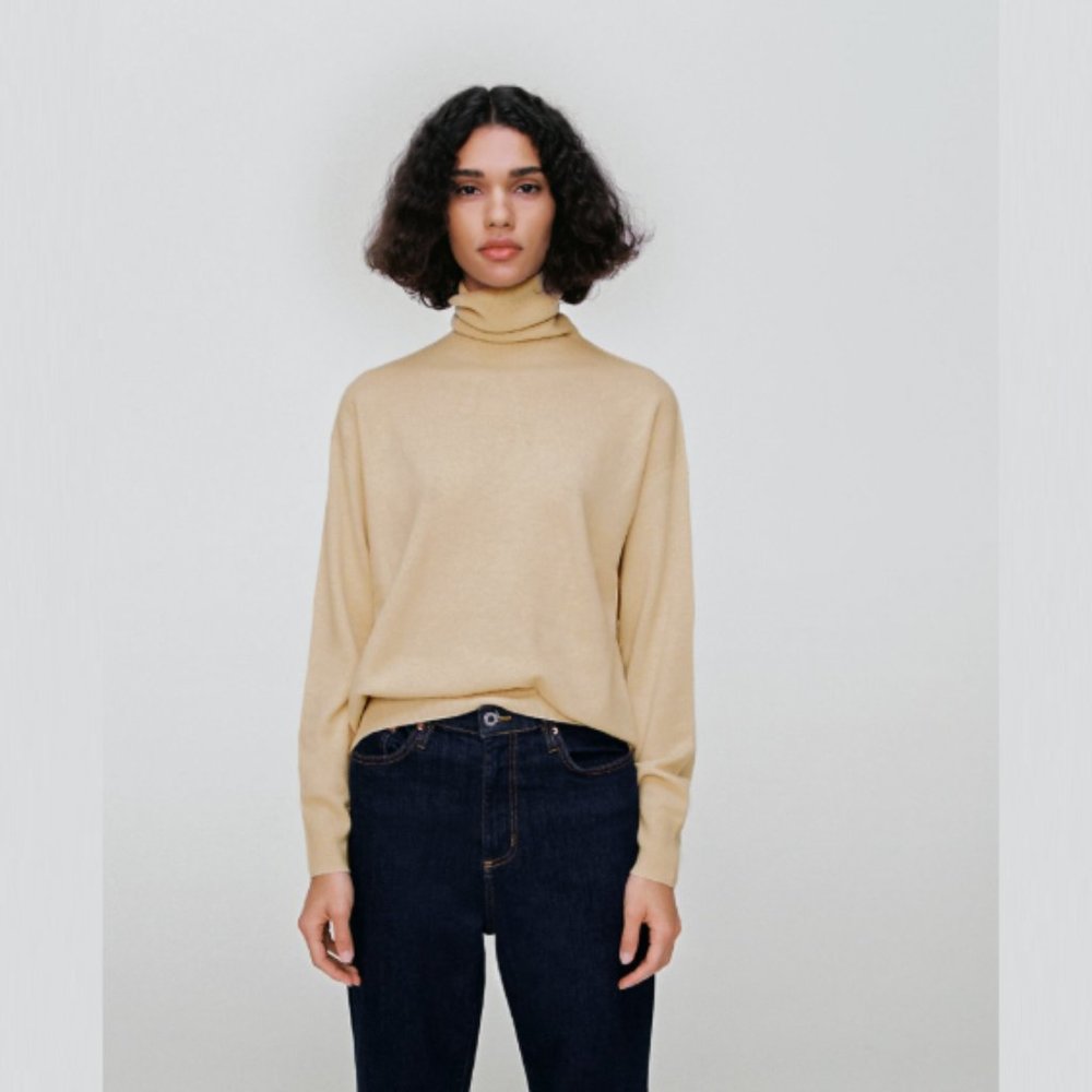 Zara Seamless Wool Sweater